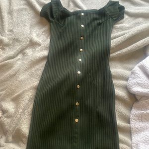 Green button body con dress